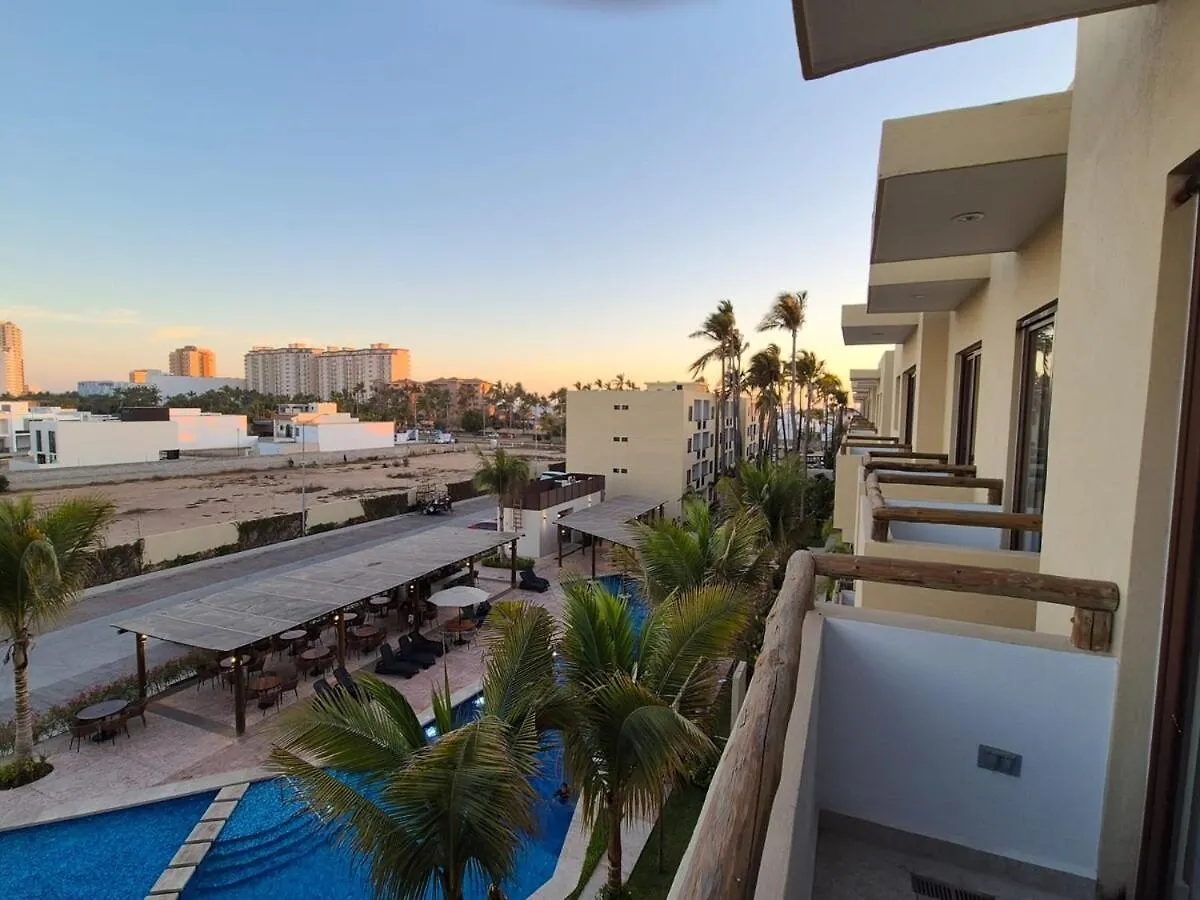 New Oceanfront Apartment Масатлан